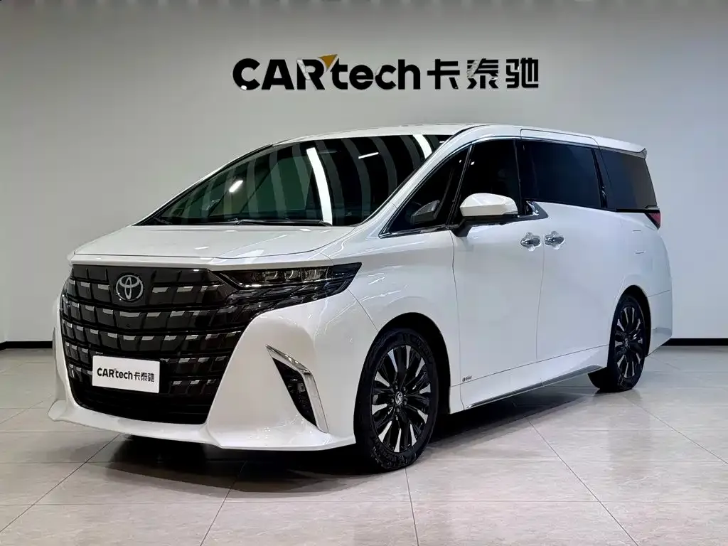Toyota Alphard — фото 1