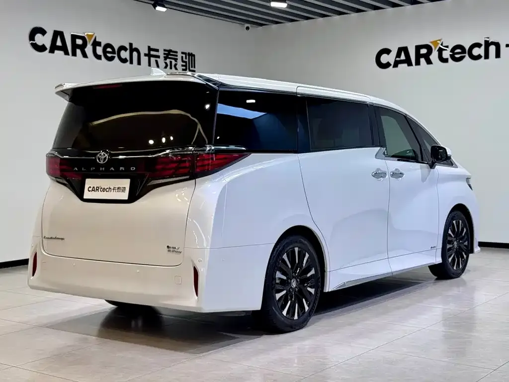 Toyota Alphard — фото 7