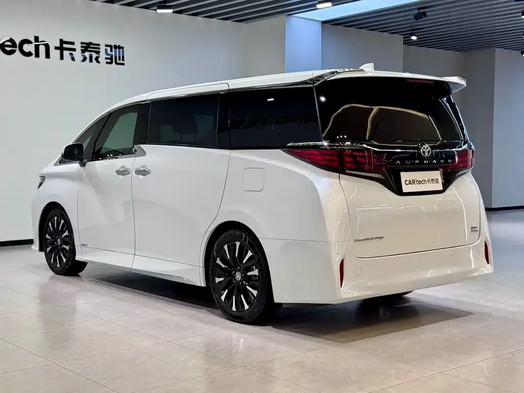 Toyota Alphard — фото 6