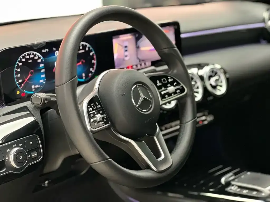 Mercedes-Benz A-Class — фото 10