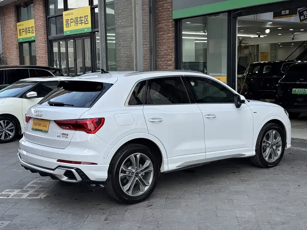 Audi Q3 — фото 5
