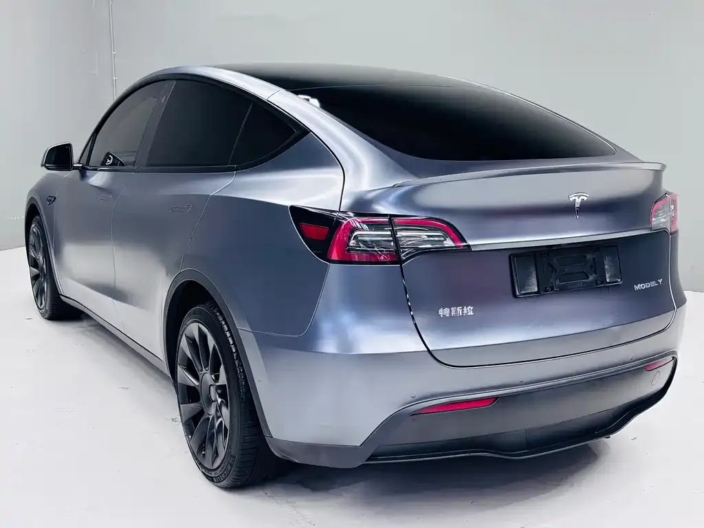 Tesla Model Y — фото 5
