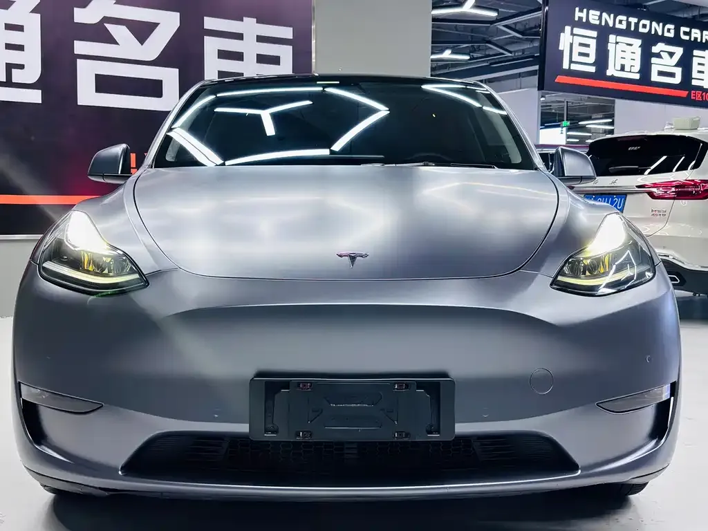 Tesla Model Y — фото 8