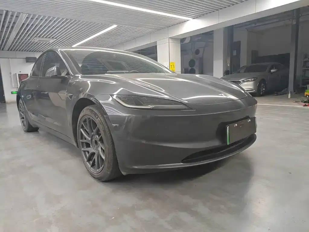 Tesla Model 3 — фото 7