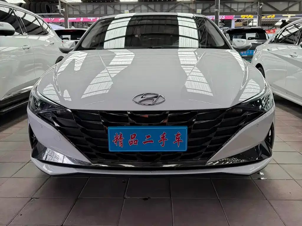 Hyundai Elantra — фото 4