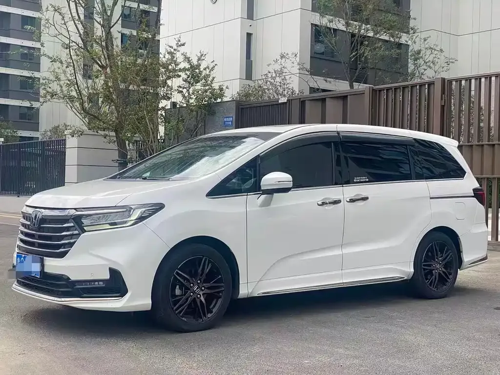 Honda Odyssey — фото 1