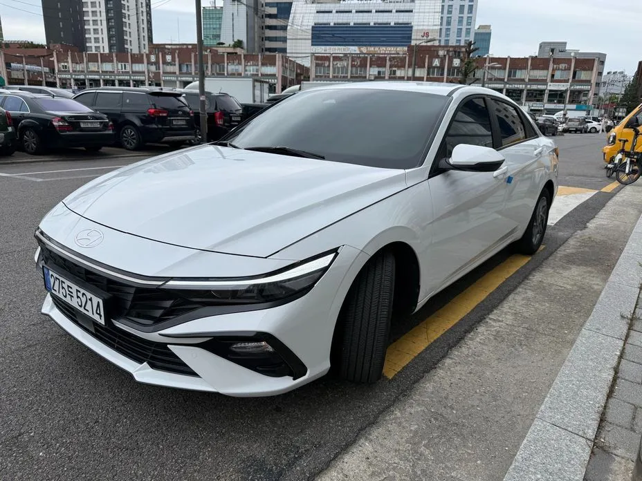 Hyundai AVANTE — фото 1