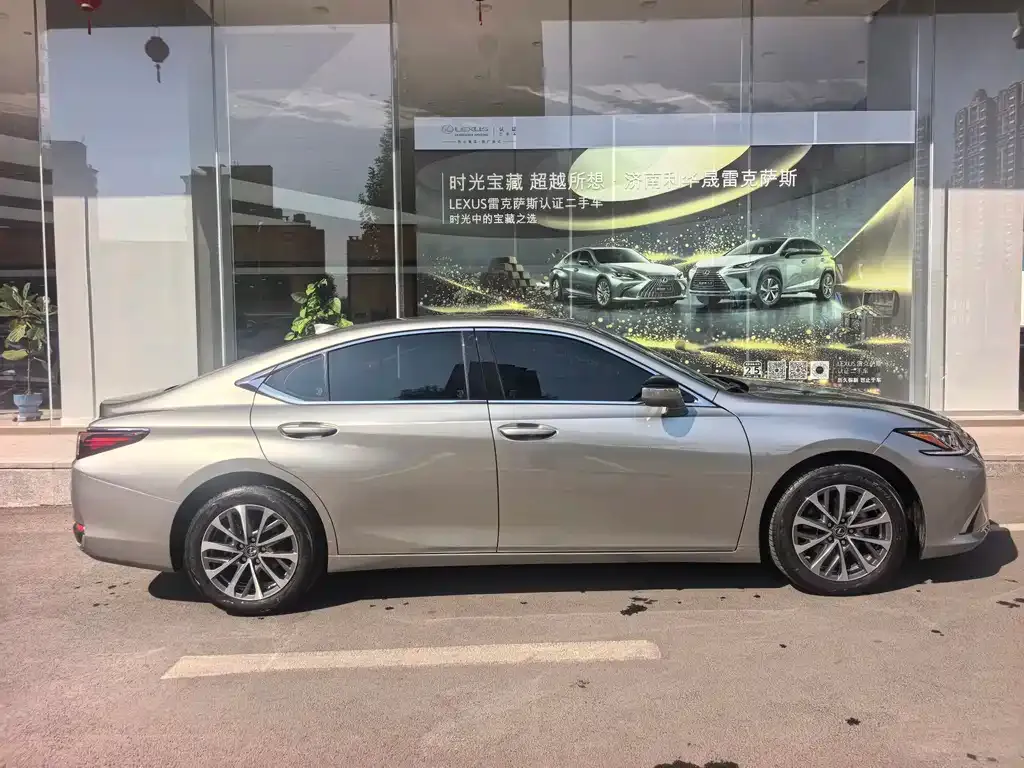 Lexus ES — фото 3