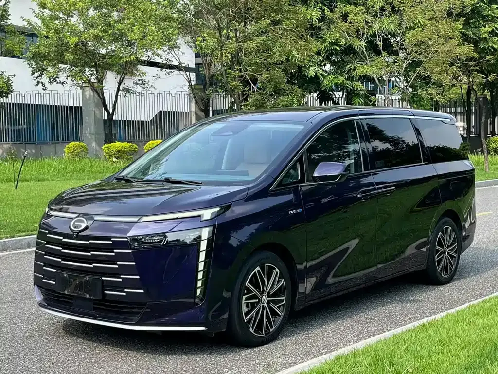GAC Motor Trumpchi E8 PHEV — фото 1