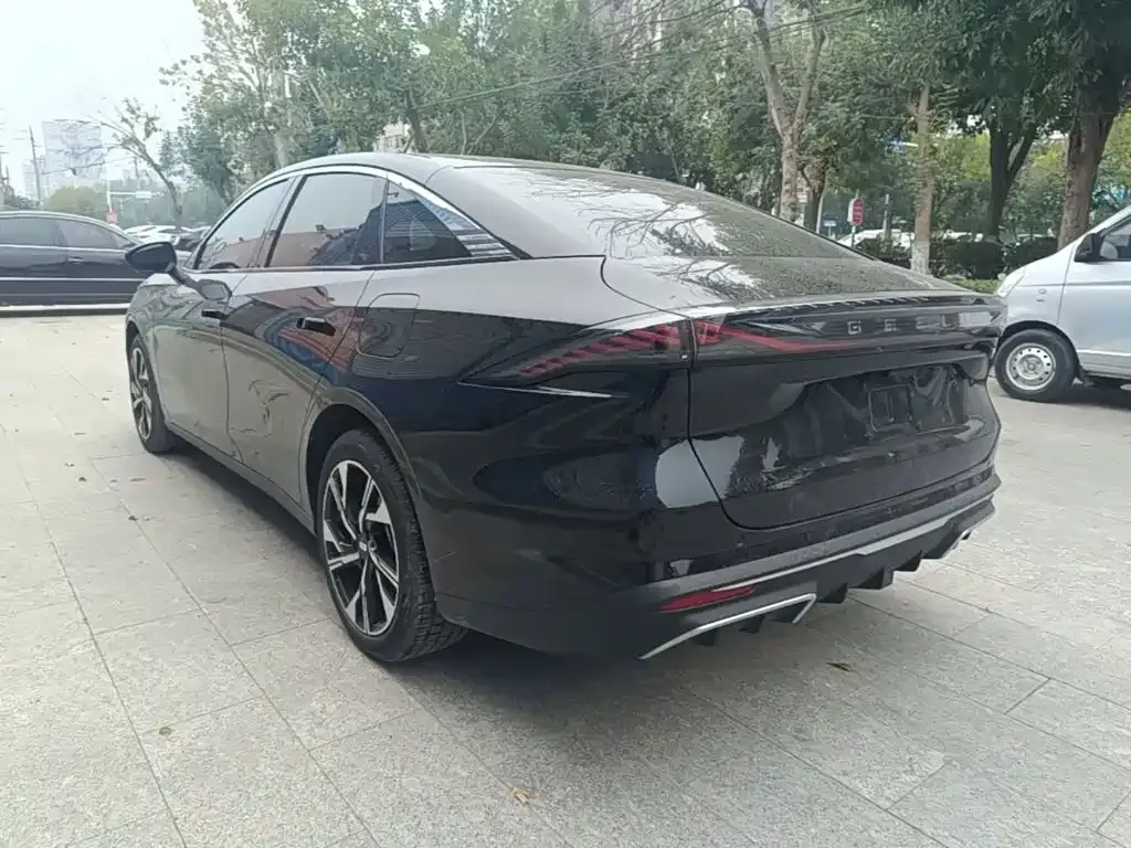 Geely Galaxy L6 — фото 10