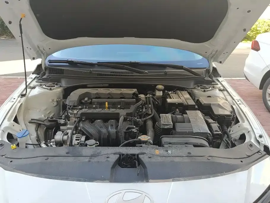 Hyundai Elantra — фото 10