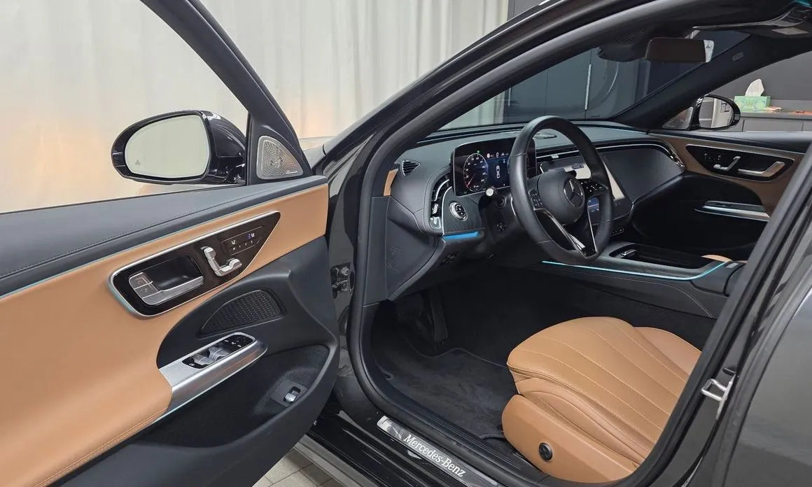 Mercedes-Benz E-Class — фото 6