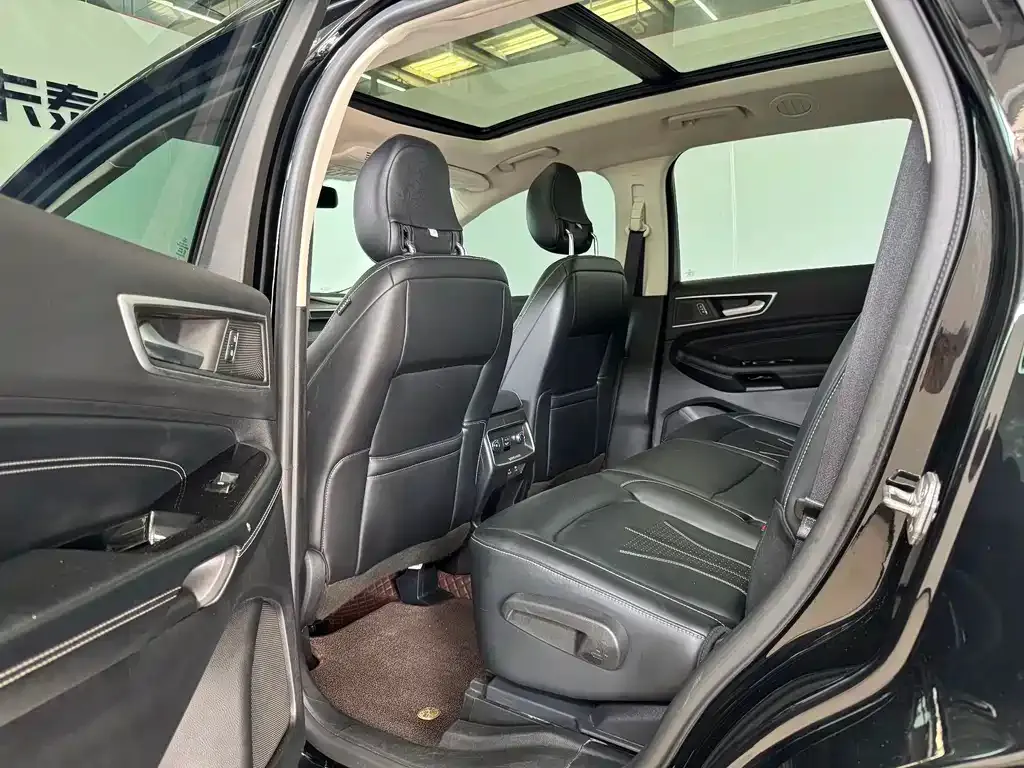 Ford Edge — фото 6