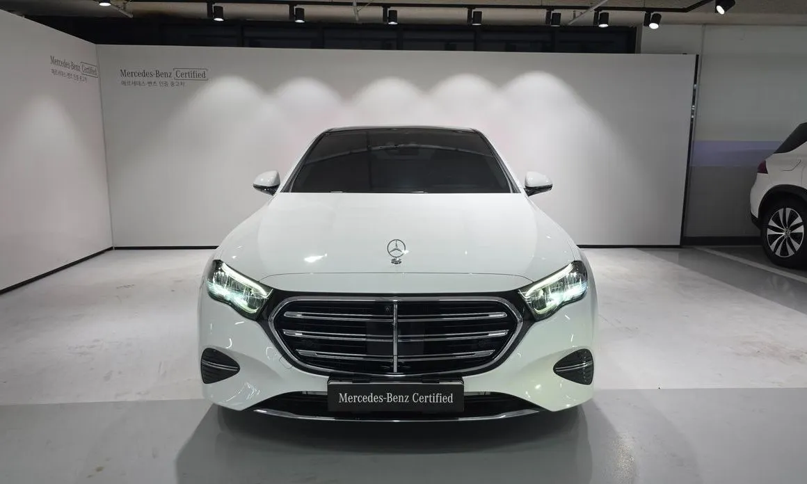 Mercedes-Benz E-Class — фото 7