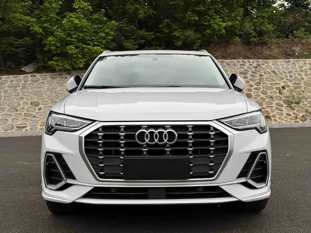 Audi Q3 — фото 8