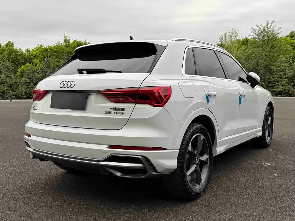 Audi Q3 — фото 10