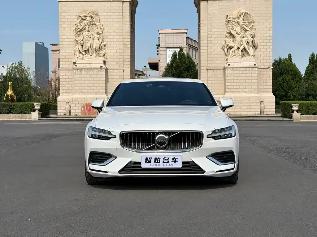 Volvo S60 — фото 4