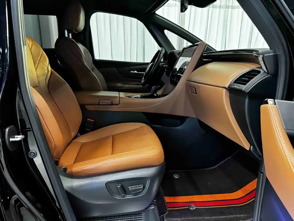 Toyota Vellfire — фото 2