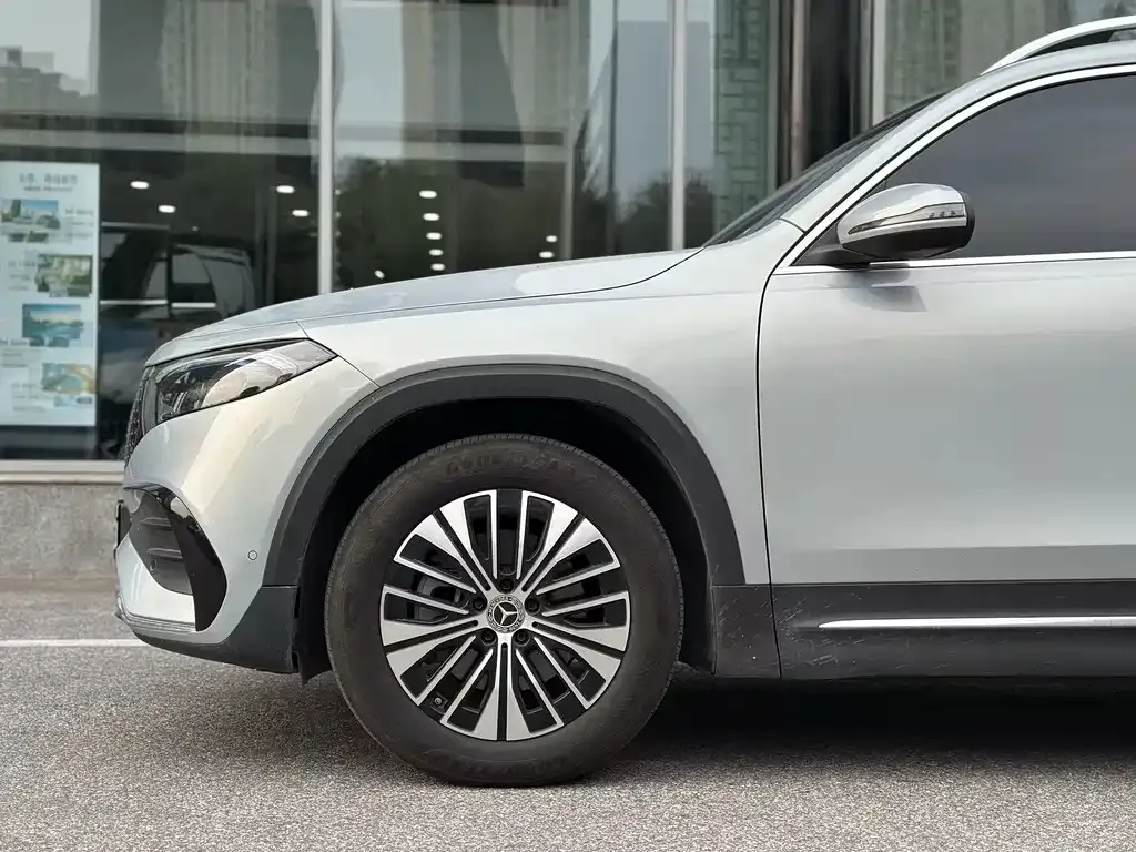 Mercedes-Benz EQB — фото 2