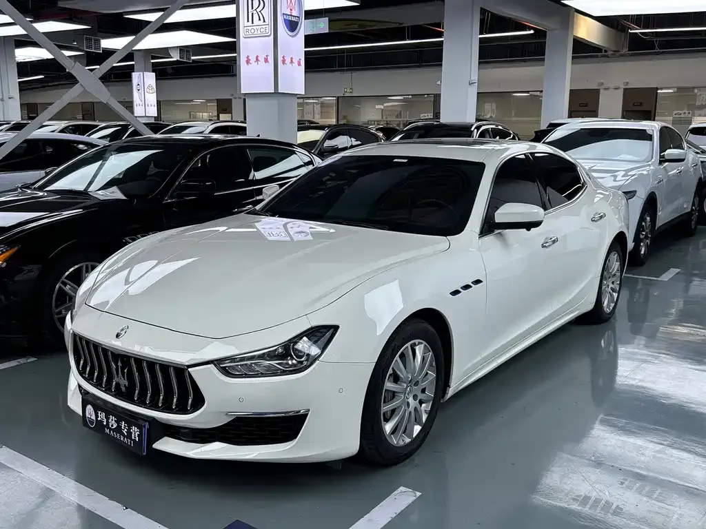 Maserati Ghibli — фото 1