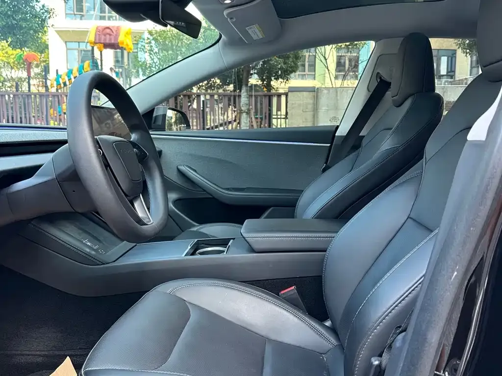 Tesla Model 3 — фото 2