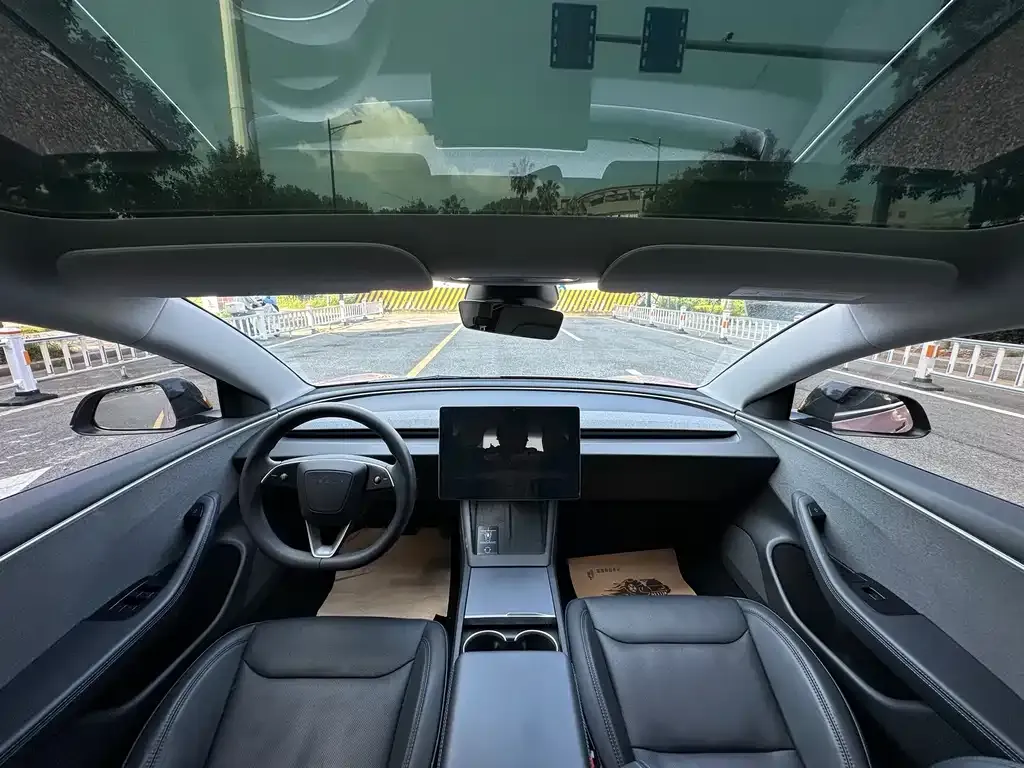 Tesla Model 3 — фото 7