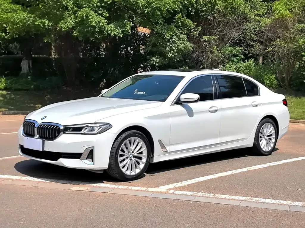 BMW 5 Series — фото 9