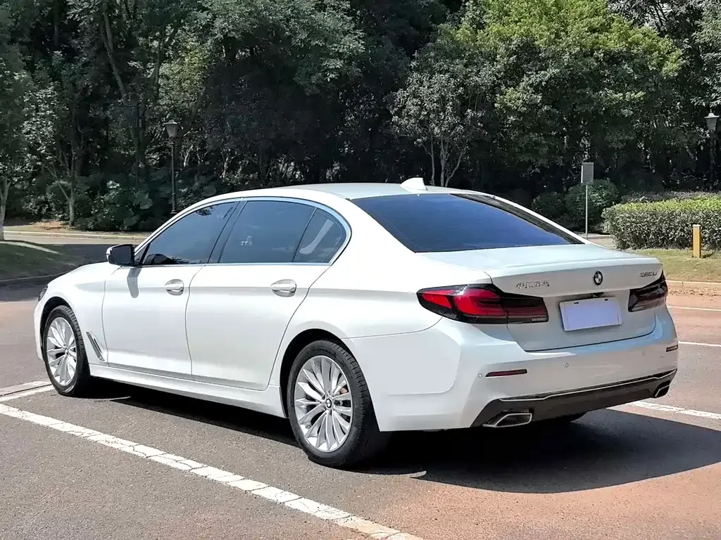 BMW 5 Series — фото 10