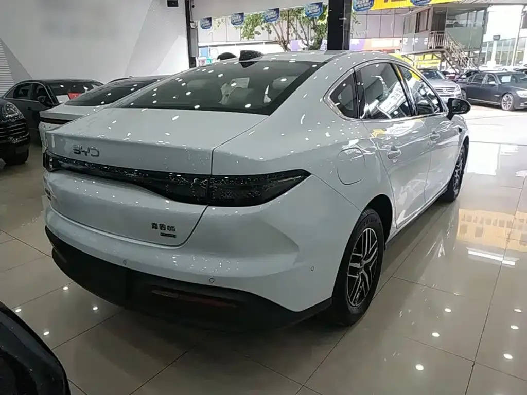 BYD Seal 05 DM-i — фото 4