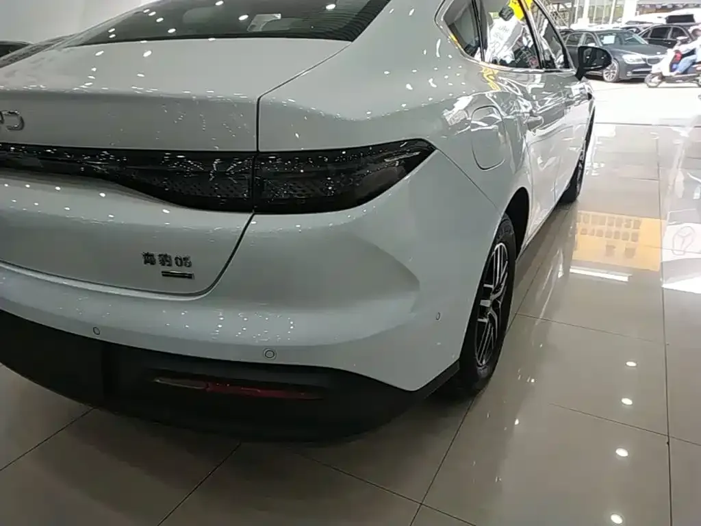 BYD Seal 05 DM-i — фото 6