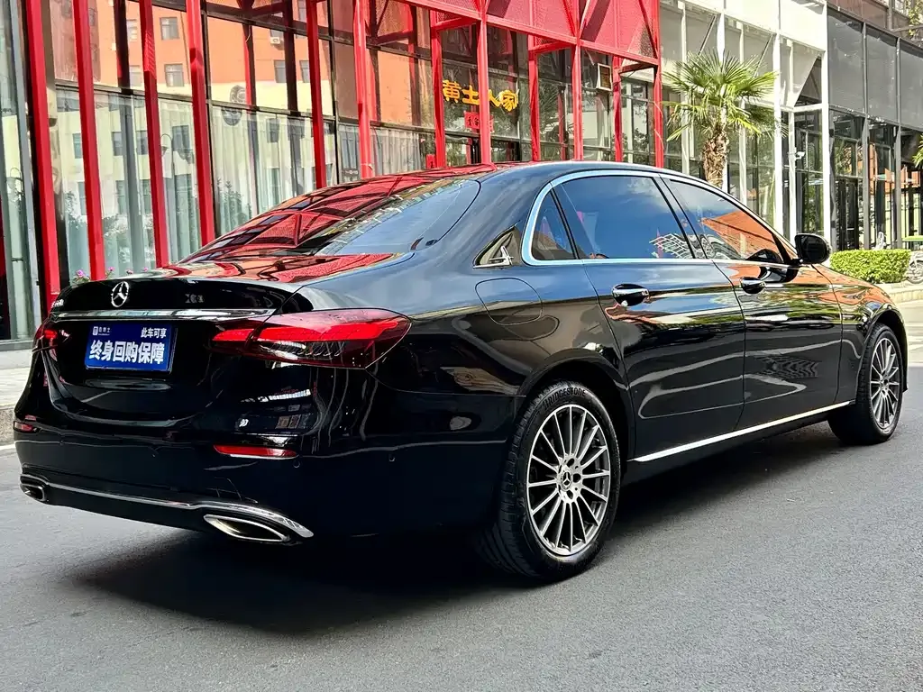 Mercedes-Benz E-Class — фото 7