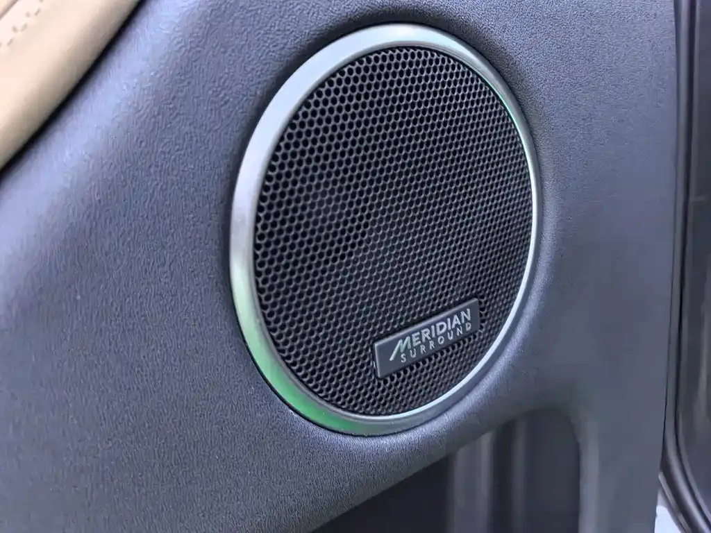 Land Rover Discovery Sport Hybrid — фото 9