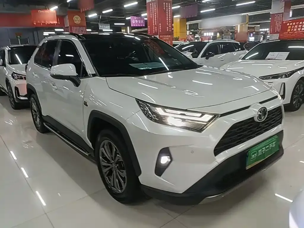 Toyota RAV4 — фото 9
