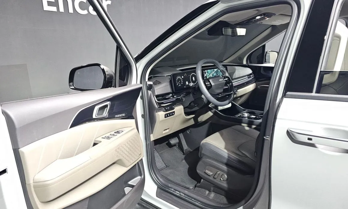 Kia Carnival — фото 10