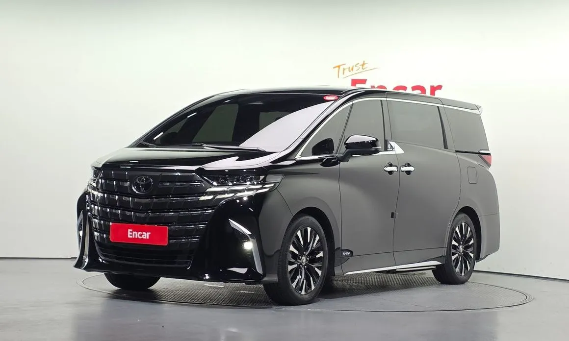 Toyota Alphard — фото 1