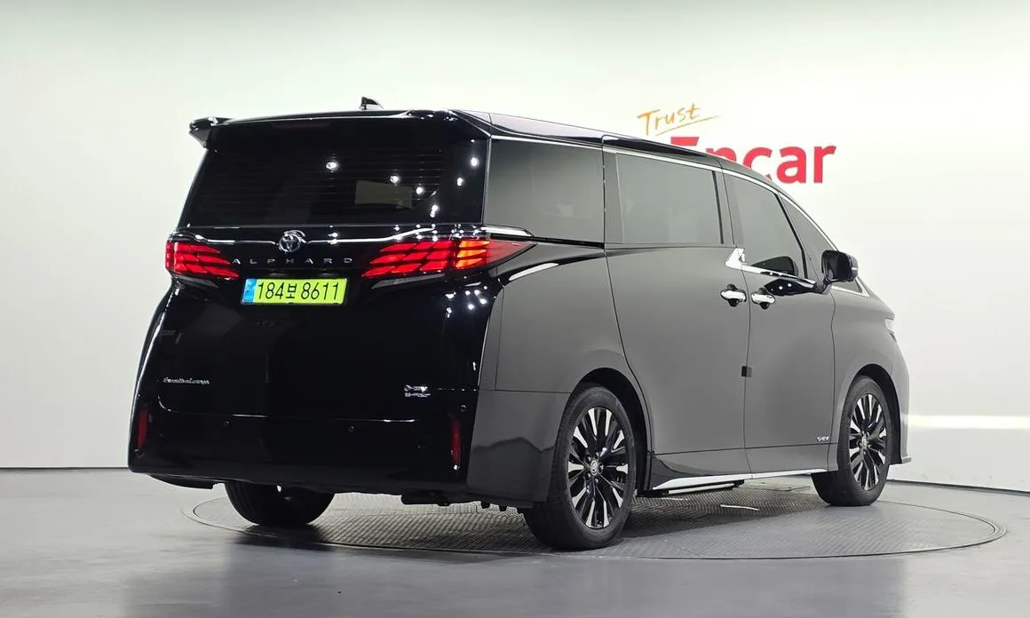 Toyota Alphard — фото 5