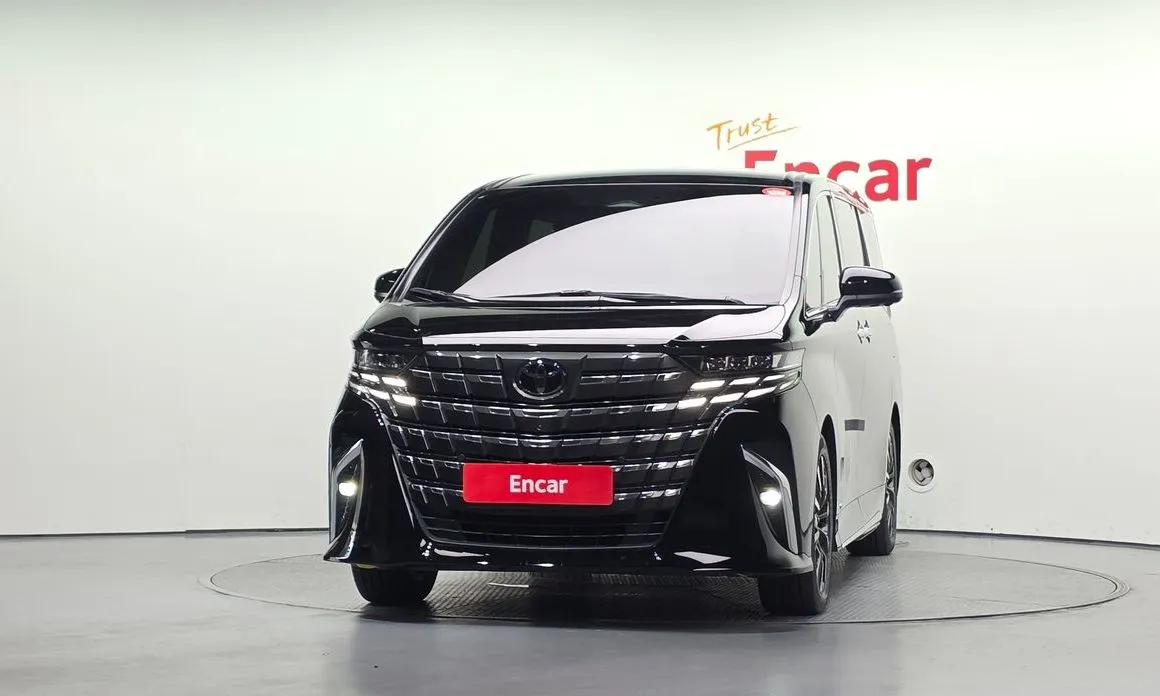 Toyota Alphard — фото 4