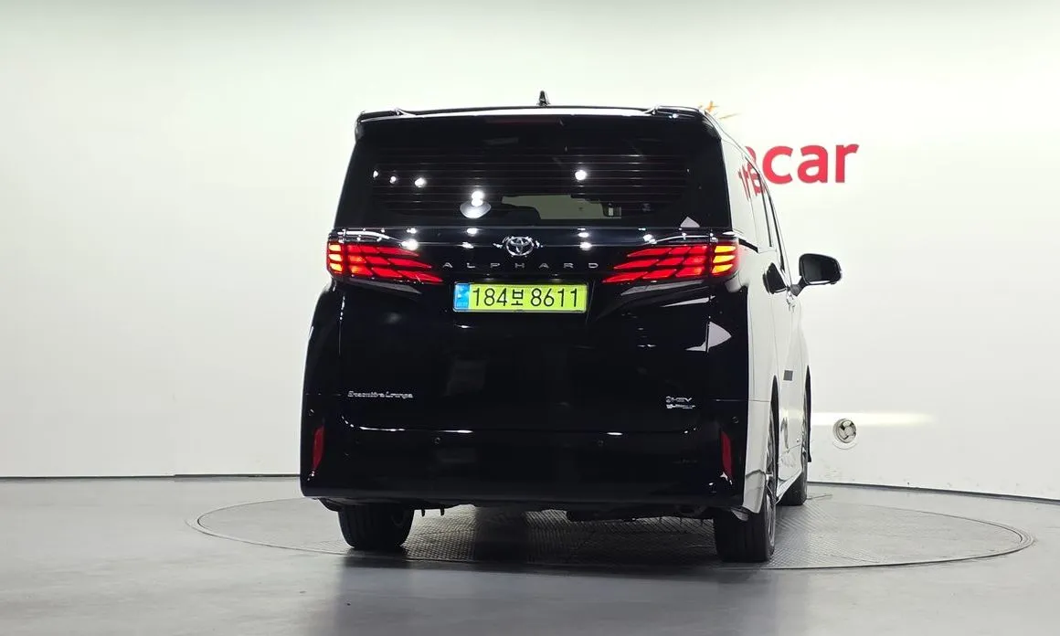 Toyota Alphard — фото 2