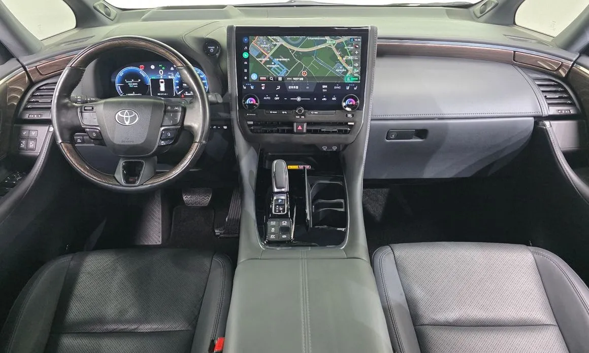 Toyota Alphard — фото 10