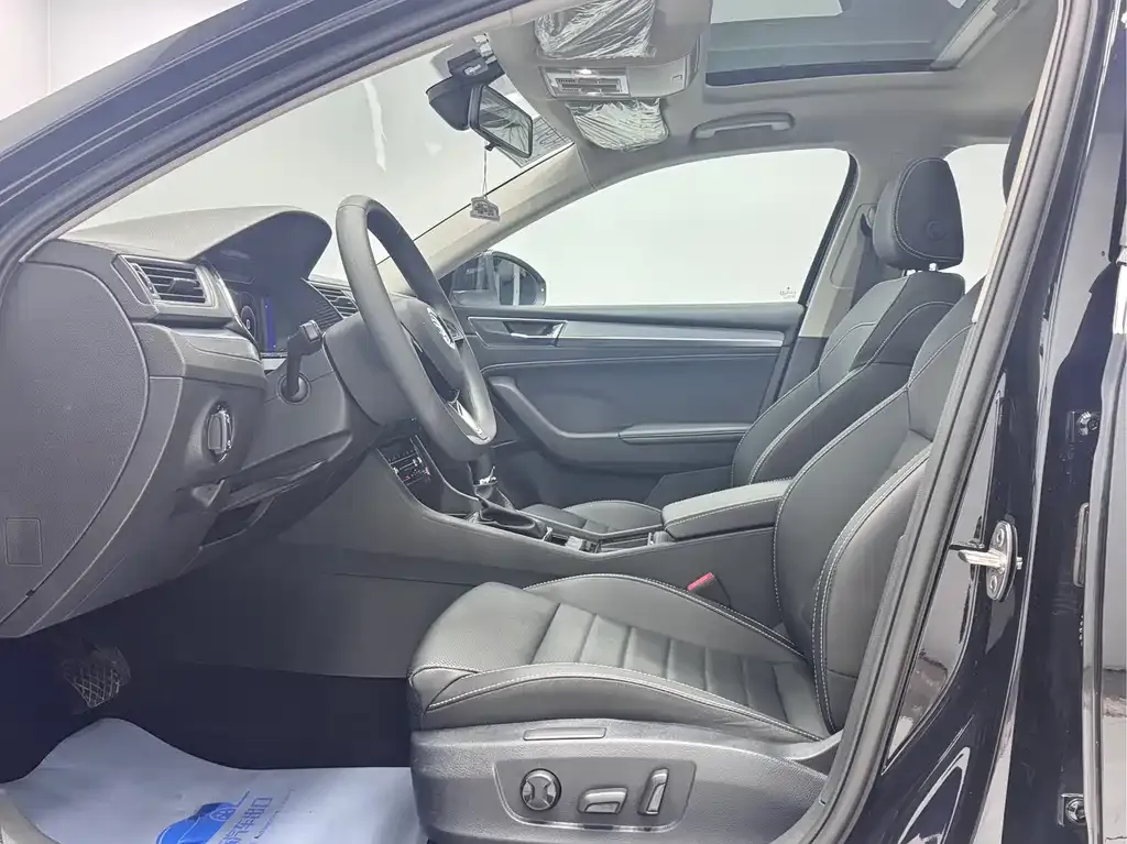 Skoda Superb — фото 10