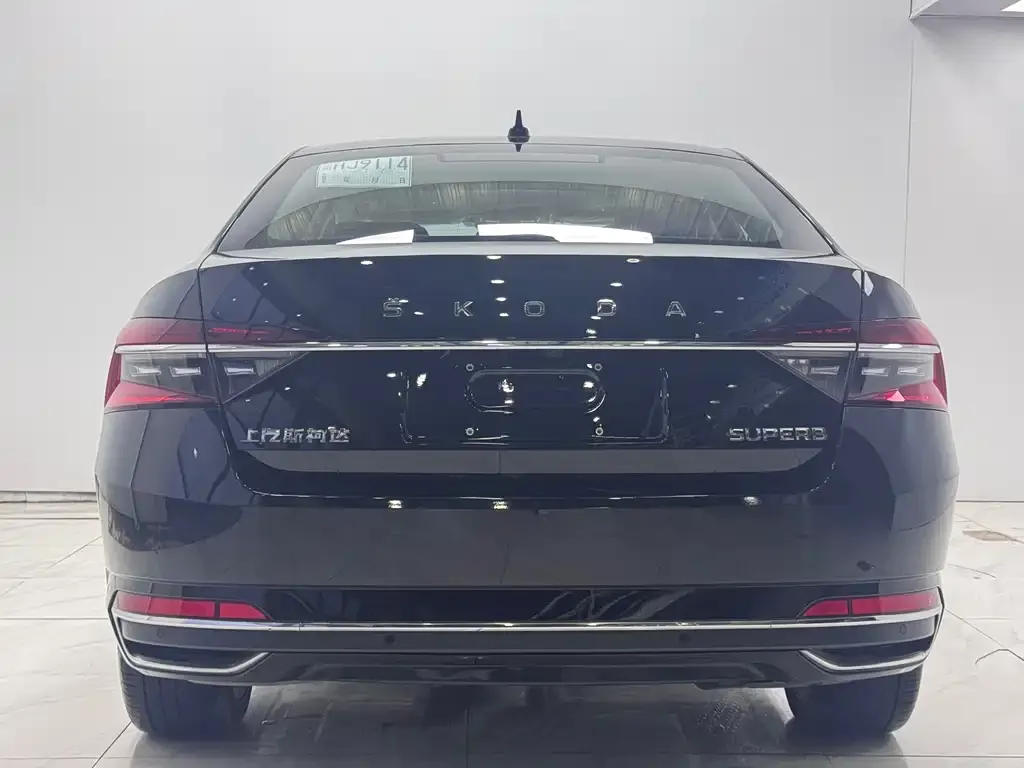 Skoda Superb — фото 5