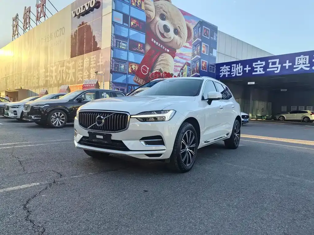 Volvo XC60 — фото 10