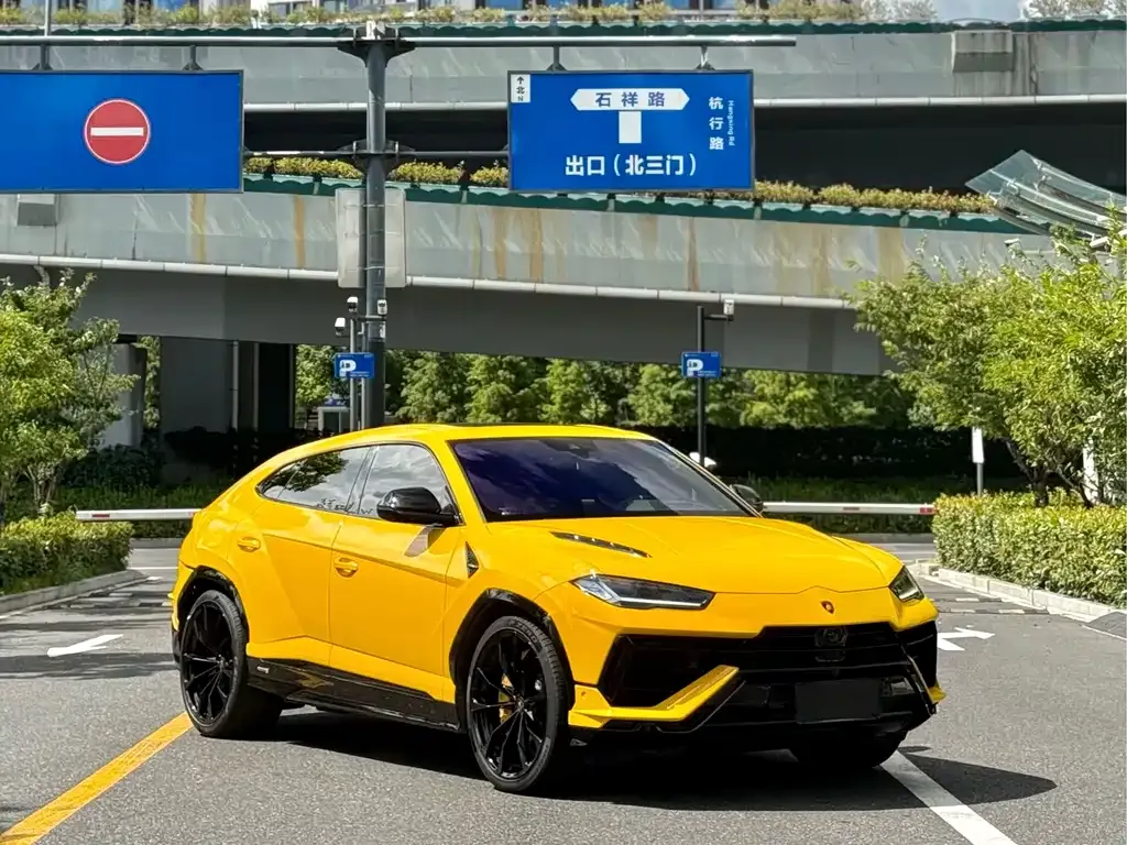 Lamborghini Urus — фото 3