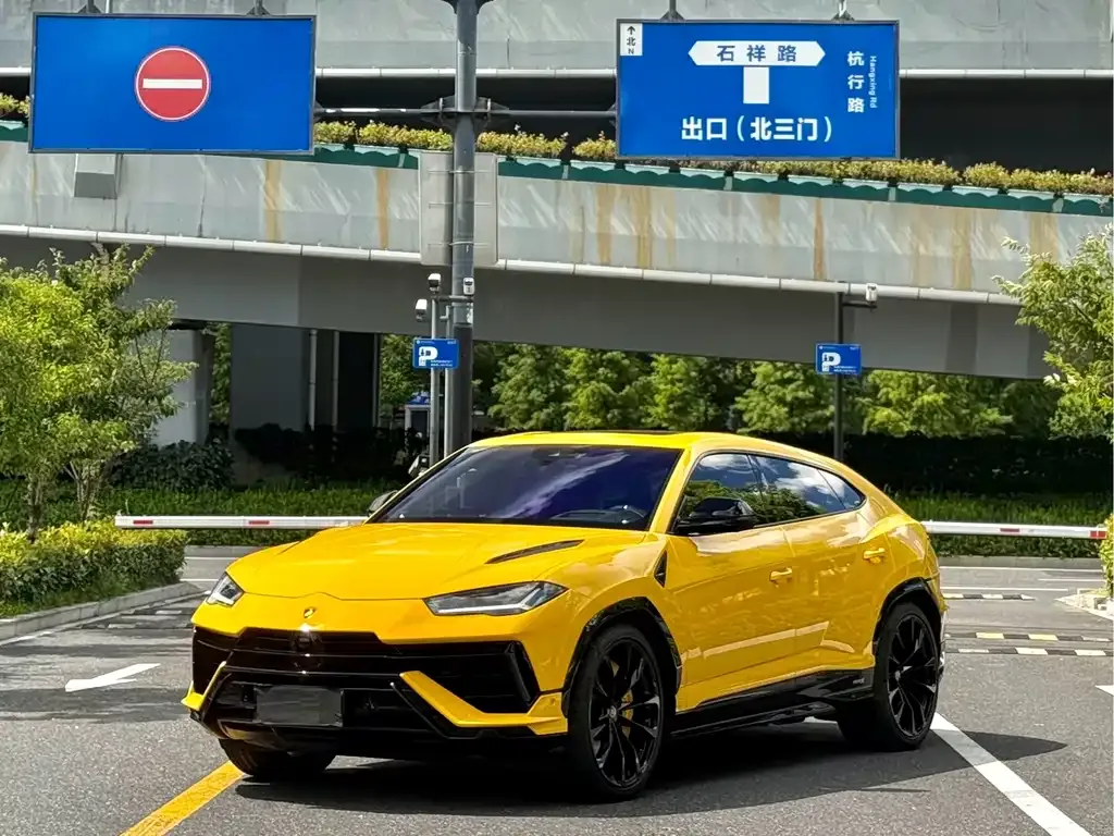 Lamborghini Urus — фото 8