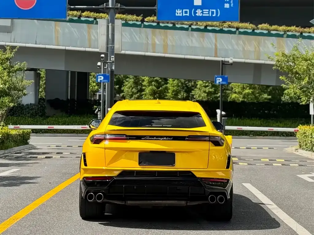 Lamborghini Urus — фото 2