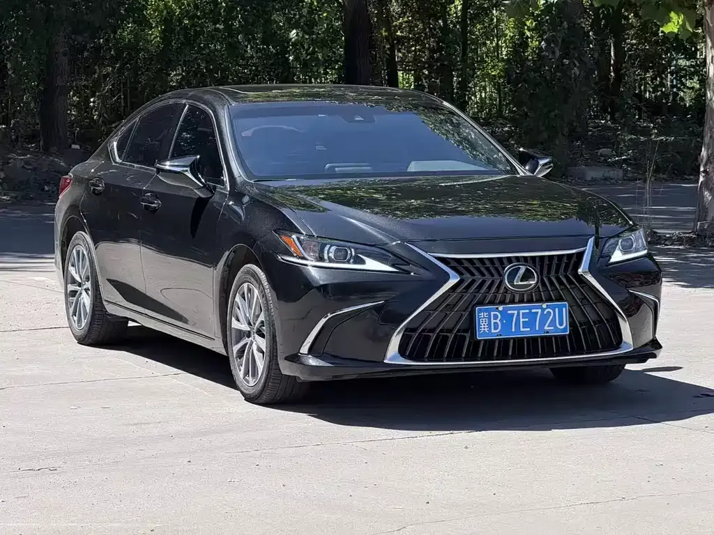 Lexus ES — фото 9