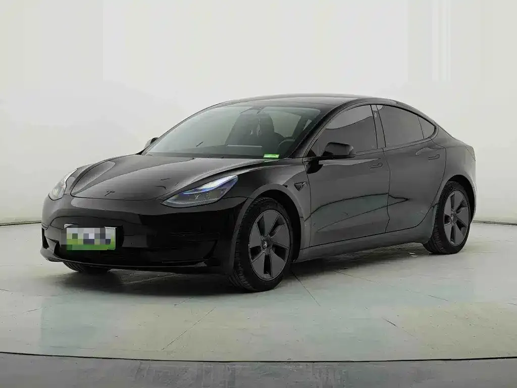Tesla Model 3 — фото 1
