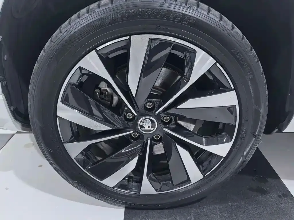 Skoda Karoq — фото 8