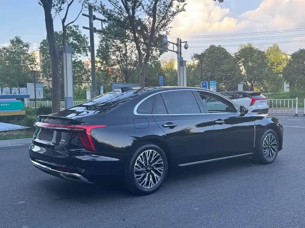 Hongqi H5 — фото 10