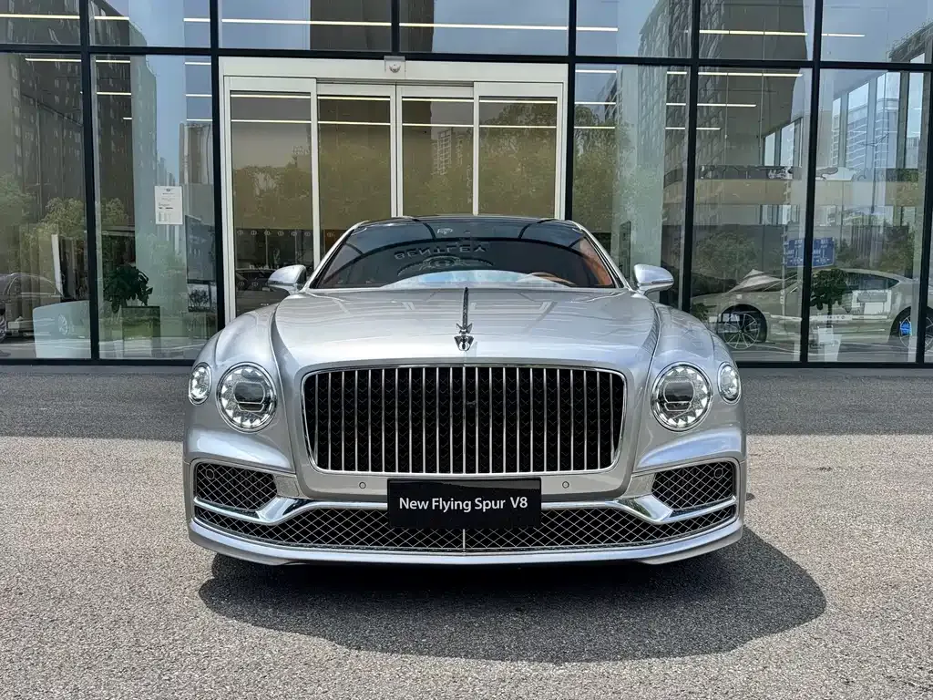 Bentley Flying Spur — фото 10